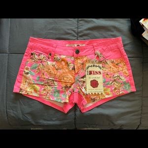 Women’s hot pink floral shorts